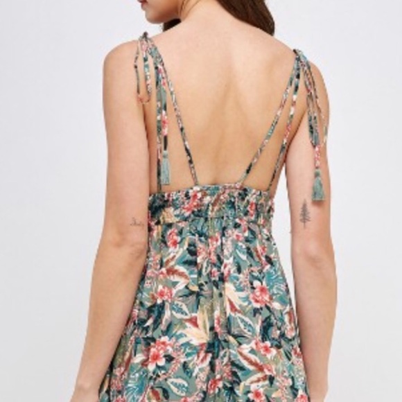 Green Floral Dress 🚨NEW🚨 - Picture 3 of 12